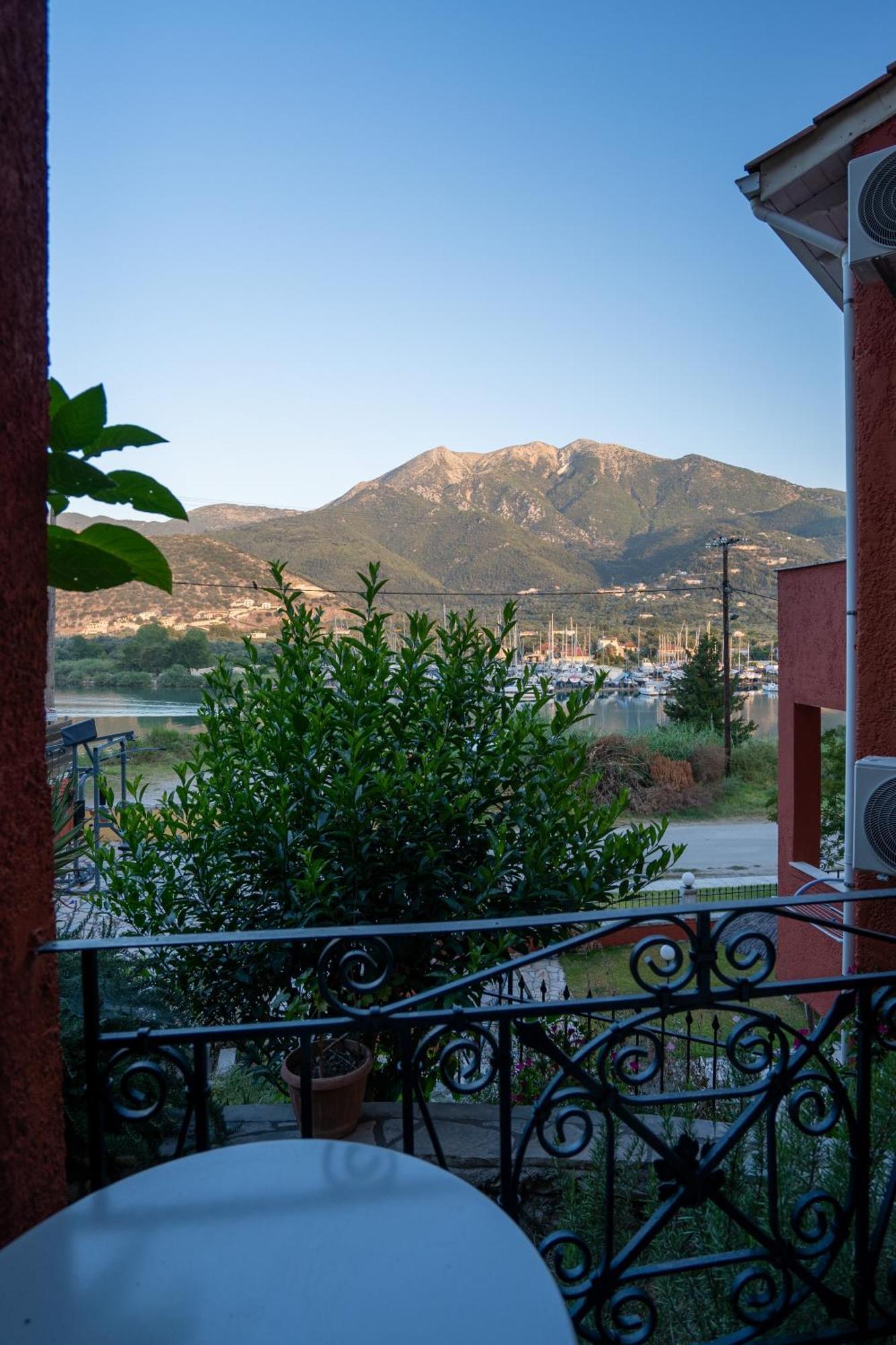 Vliho Bay Boutique Hotel Yénion Pokoj fotografie