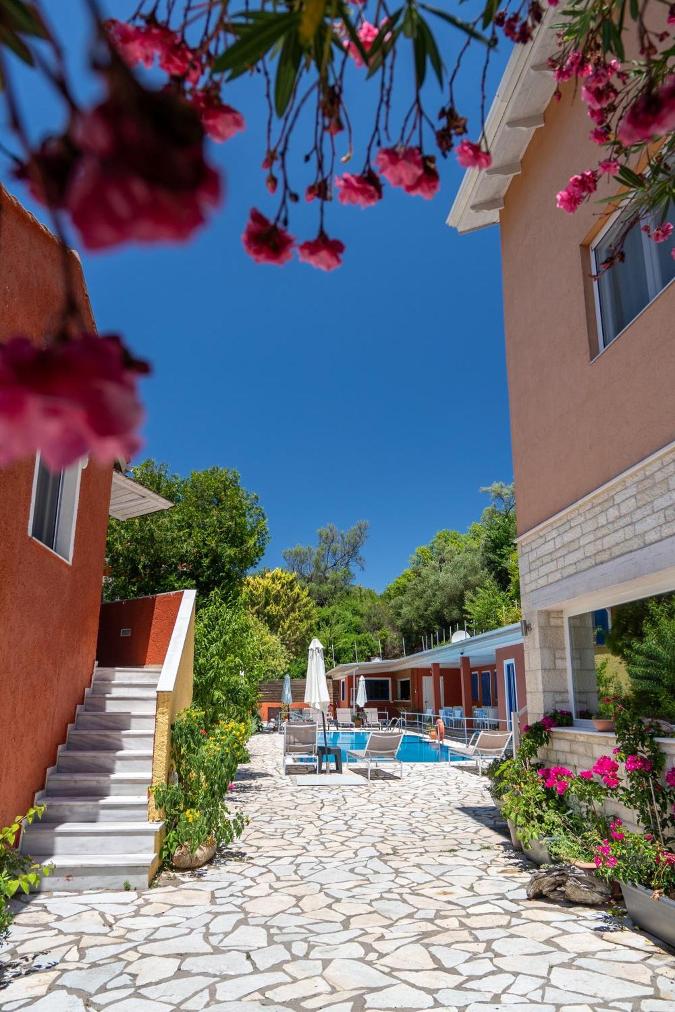 Vliho Bay Boutique Hotel Yénion Exteriér fotografie